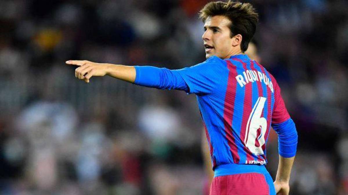 Sorpresa. El joven centrocampista Riqui Puig no seguirá en las filas del FC Barcelona y todo indica que increíblemente jugará en la MLS . El nuevo destino del jugador será LA Galaxy.