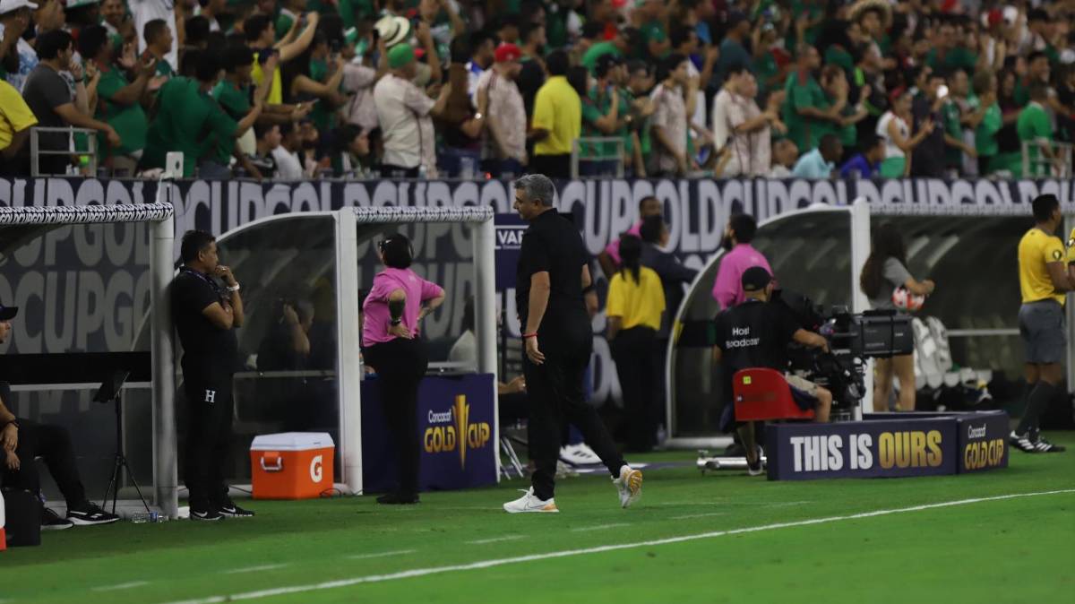 Diego Vázquez decepcionado por el juego.