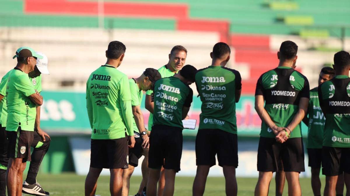 El argentino Hernán “Tota” Medina es el nuevo DT del Marathón para el 2024.