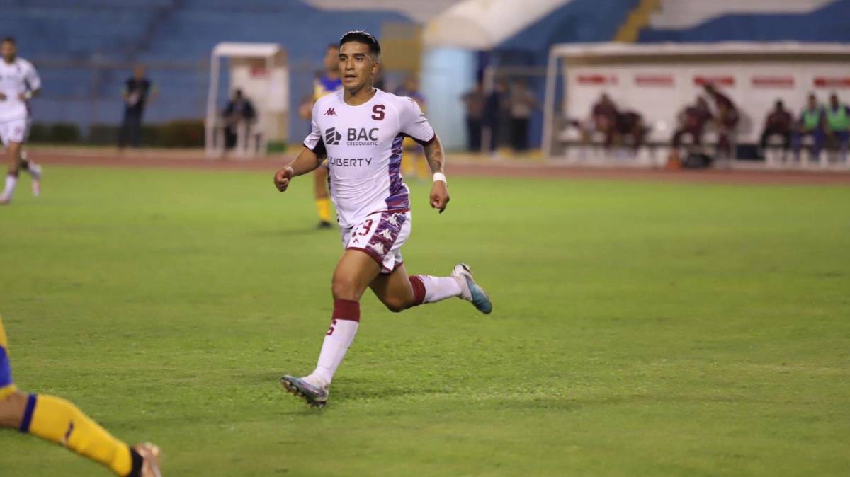 Debut de Michaell Chirinos con el Saprissa.
