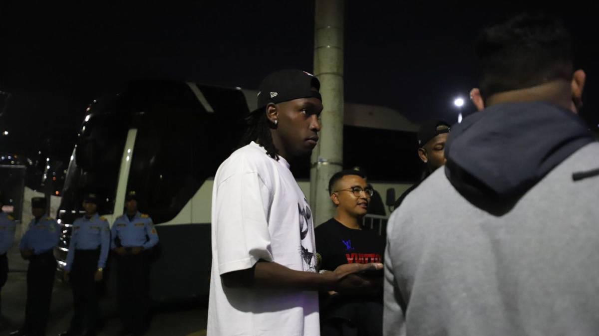 ¿Se queda en el Girondins? Elis responde y recuerda la polémica ante México