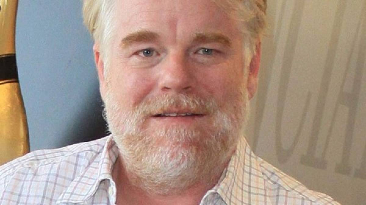 Philip Seymour Hoffman: El actor estadounidense Seymour Hoffman murió a los 46 años el 2 de febrero de 2014. Fue reconocido gradualmente por sus trabajos como actor secundario en películas como Scent of a Woman, Boogie Nights, El gran Lebowski, Happiness, Magnolia, entre otras. El actor murió por una sobredosis.