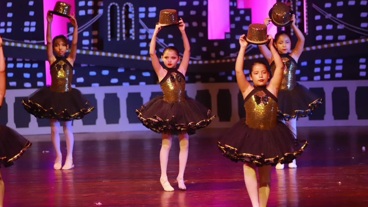 Bellas Artes presenta su show artístico Dancing in New York