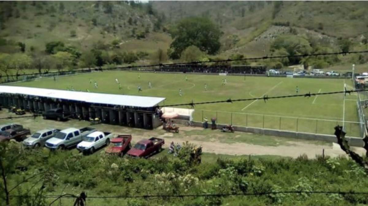 Así es la cancha del estadio en La Guata, Olancho.