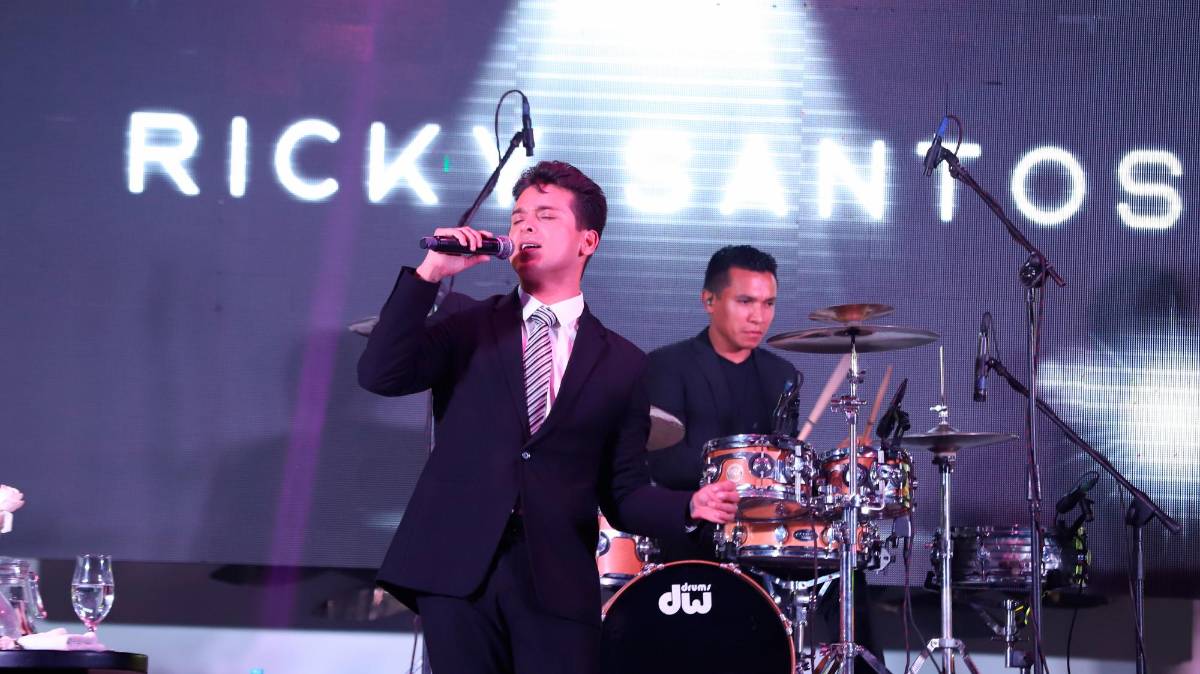 Tributo a Luis Miguel en la Universidad Tecnológica de Honduras