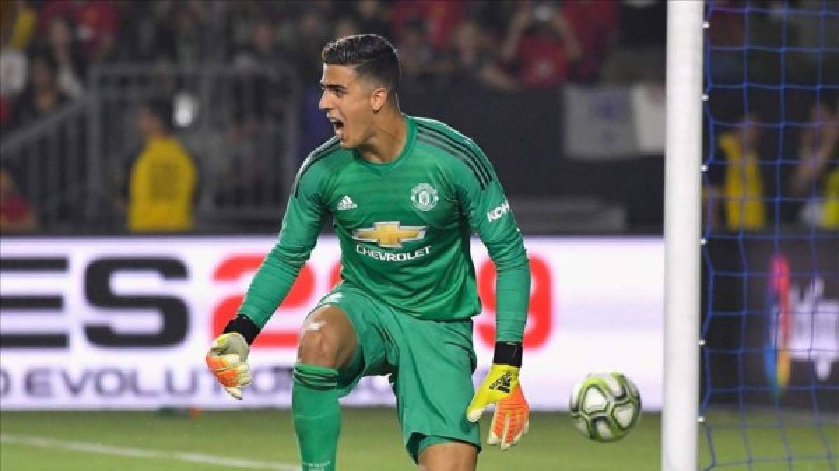 El Manchester United ha cerrado la puerta de salida en tipo de cesión a Joel Pereira, portero por el que se interesó el Vitoria Setubal.<br/>