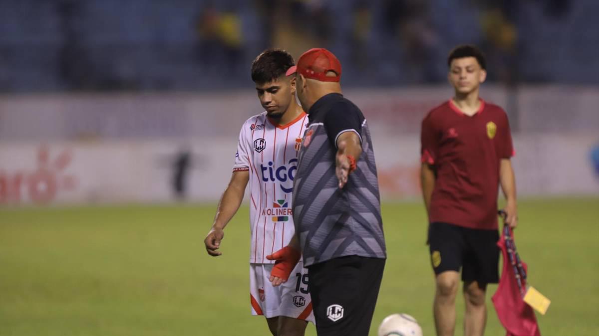 Leonardo Rodríguez quedó como entrenador interino tras la renuncia de Raúl Martínez Sambulá.