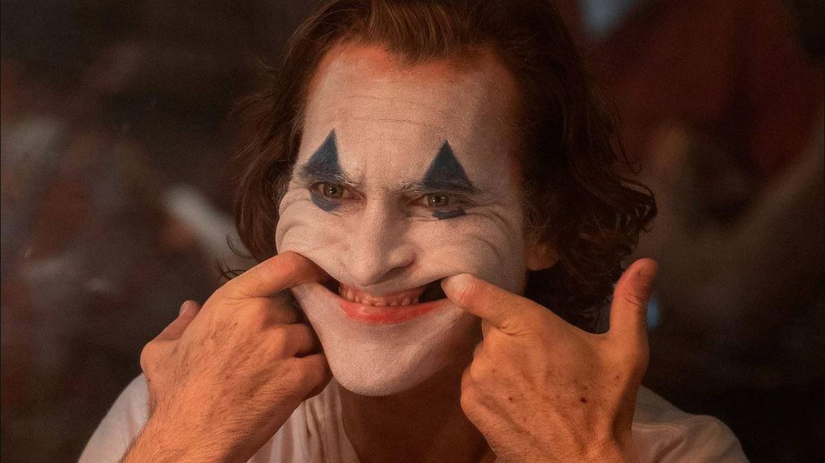 Phoenix, aclamado por recrear los trastornos mentales que forjaron la personalidad del Joker, ganó el premio Óscar al mejor actor protagonista.