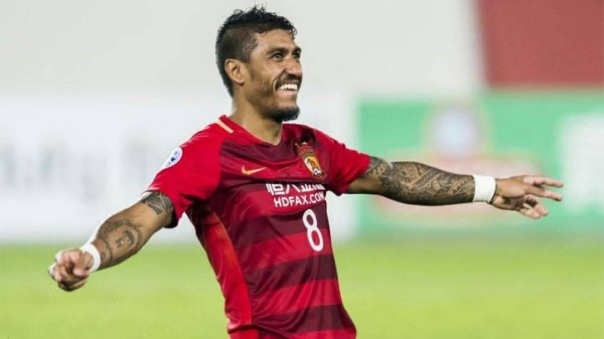 Oficial: Paulinho no volverá al Camp Nou. El Barcelona ha confirmado que el Guangzhou Evergrande ha ejercido la opción de compra del volante brasileño, quien está a préstamo en el conjunto chino. El cuadro culé logró hacer un buen negocio, pues compró a Paulinho por 40 millones de euros y hoy lo vende por 50 millones.