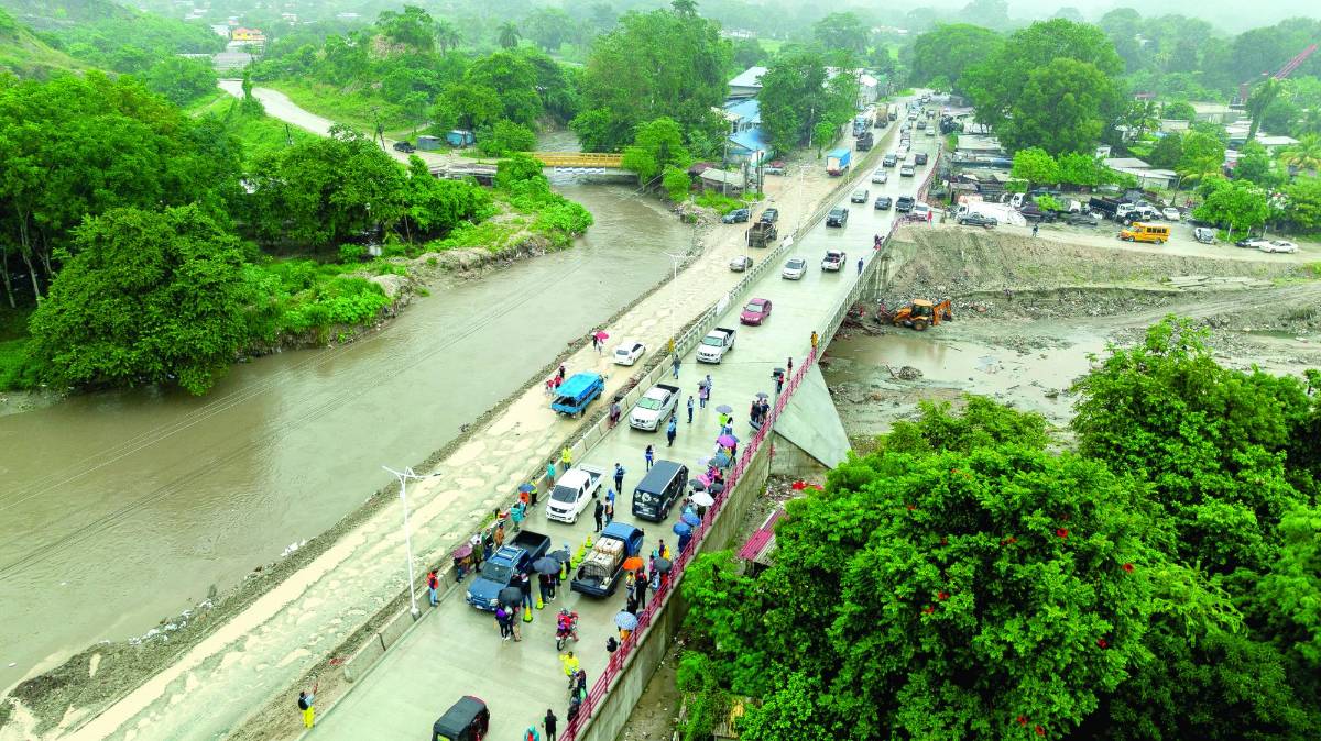 “Intereses mezquinos impiden construcción de bulevares”