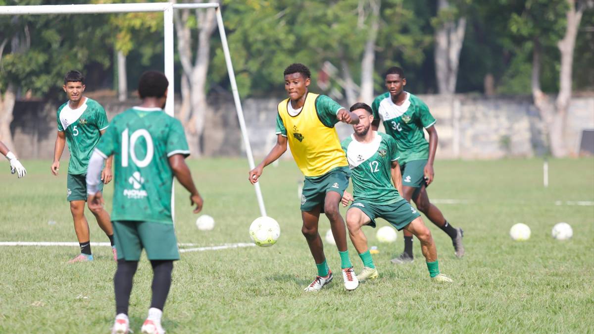 El hijo de Georgie Welcome es centrodelantero en el Oro Verde.