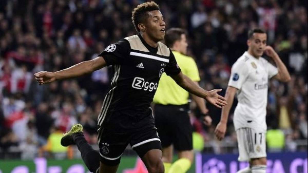 El PSG y Everton se pelean por David Neres. Informa UOL Esporte que ambos clubes quieren hacerse con los servicios del extremo brasileño del Ajax. Según esta información, él preferiría jugar en la Premier League.