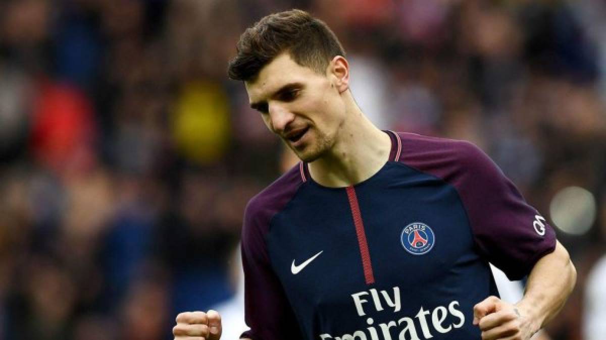 Thomas Meunier: El lateral belga de 27 años de edad sería otro de los que no seguiría en el PSG. Al parecer el Manchester United lo pretende.