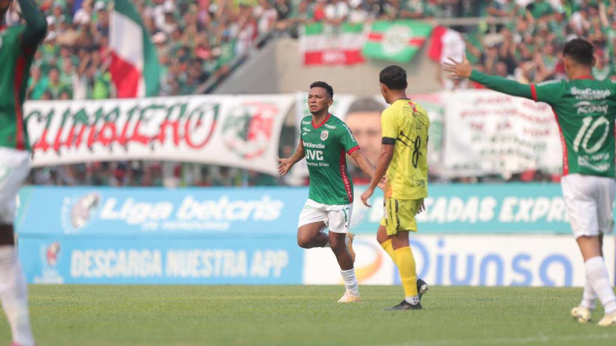 El festejo de Alexy Vega tras anotar el primer tanto de los verdolagas.