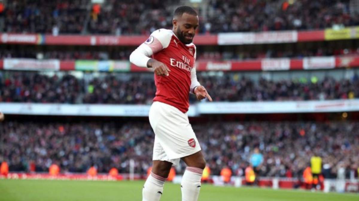 Según apunta el diario inglés Express, el FC Barcelona estaría dispuesto a ofrecer alrededor de 70 millones de euros por conseguir la firma del delantero francés <br/>Alexandre Lacazette.