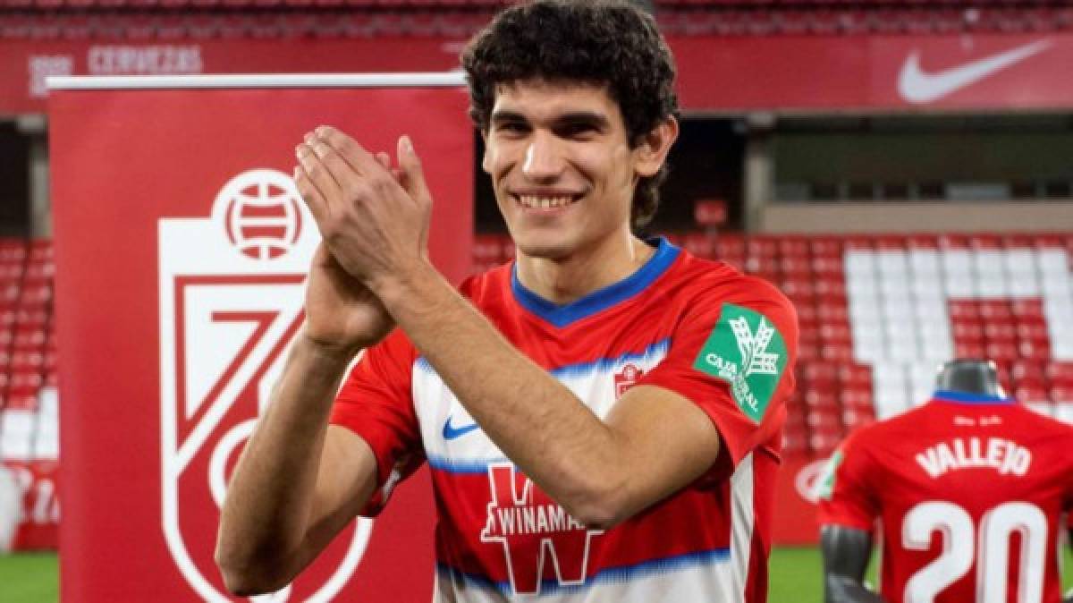 Jesús Vallejo: El defensor español fue descartado por Zidane por lo que el Real Madrid lo cedió a préstamo al Granada.