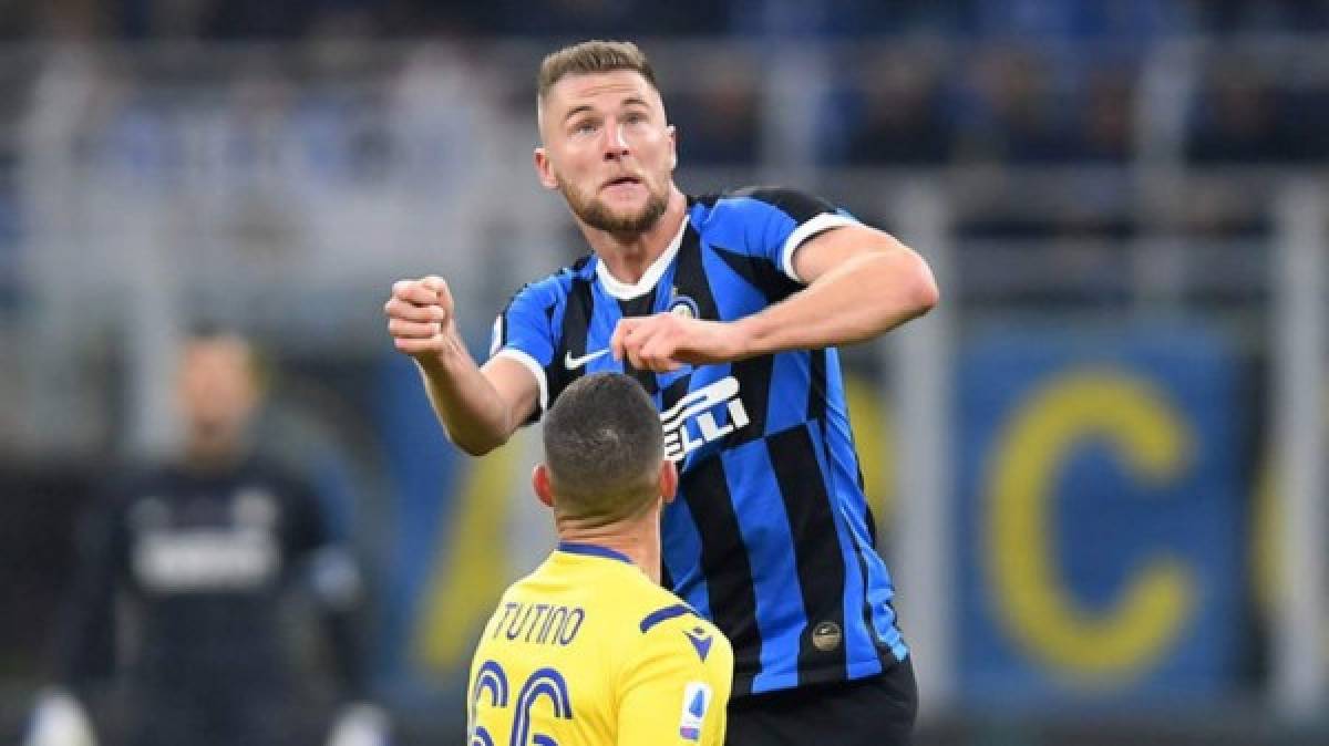 El central del Inter Milan Skriniar es uno de los objetivos de muchos 'grandes' para reforzar las defensa, entre ellos el Real Madrid. El club blanco no deja de ratrear el mercado en busca de un central para apuntalar su linea defensiva y el eslovaco puede ser una opción. <br/>