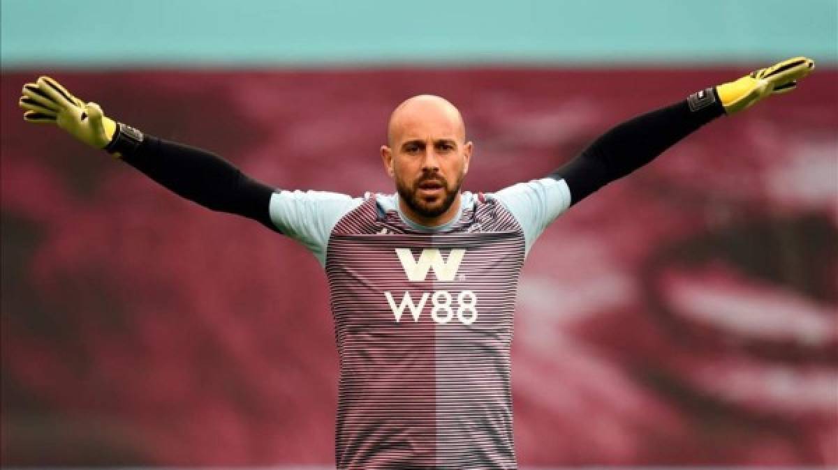 Pepe Reina es otro futbolista español que también podría regresar a España pero esta vez al Valencia tras haber jugado en el Villarreal y el Barça. Luego confirmarse las salidas de Coquelin y Parejo al submarino amarillo, el próximo en abandonar las arcas valencianistas podría ser el portero holandés Jasper Cillessen, y desde la dirección deportiva del club ché ya estarían buscando un sustituto. El actual portero el Aston Villa ya estaría en negociaciones con el Valencia, según Onda Deportiva.