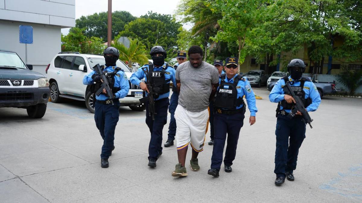Policía: sicario habría intentado huir del país tras asesinato de Dereck McNeil en Roatán