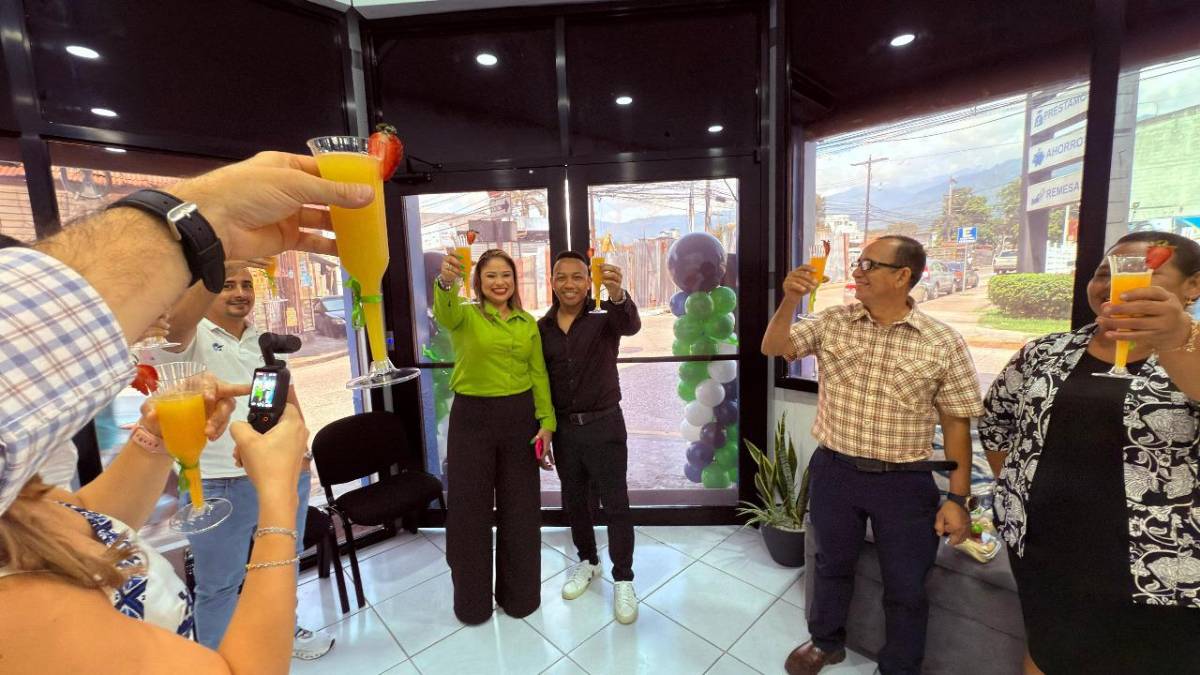 Brindis inaugural de Ready On Travel