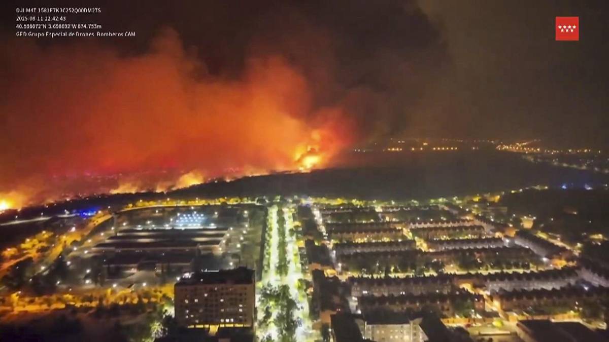 Un muerto y  miles de evacuados por incendio en Madrid