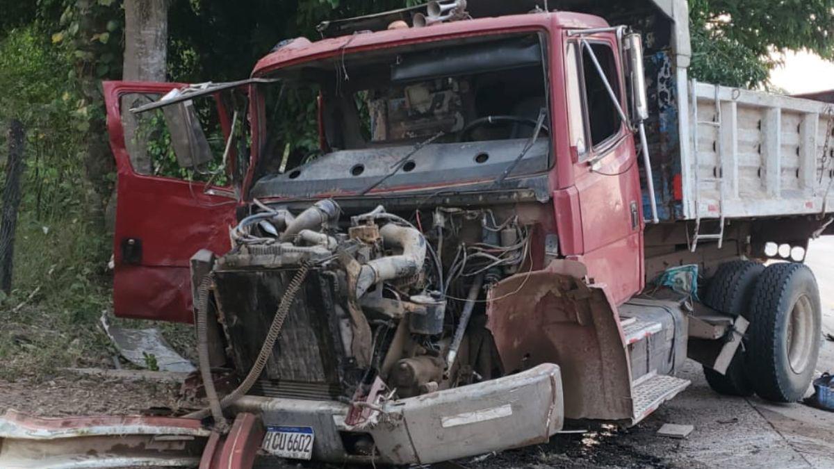 Sube a 8 el número de muertos tras accidente de rastras y volqueta