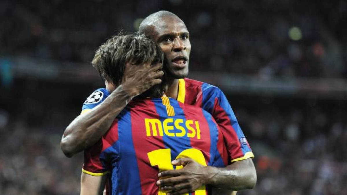 Abidal compartió vestuario con grandes figuras del fútbol mundial, como Messi, en Barcelona, o Zinedine Zidane con la Selección de Francia. 