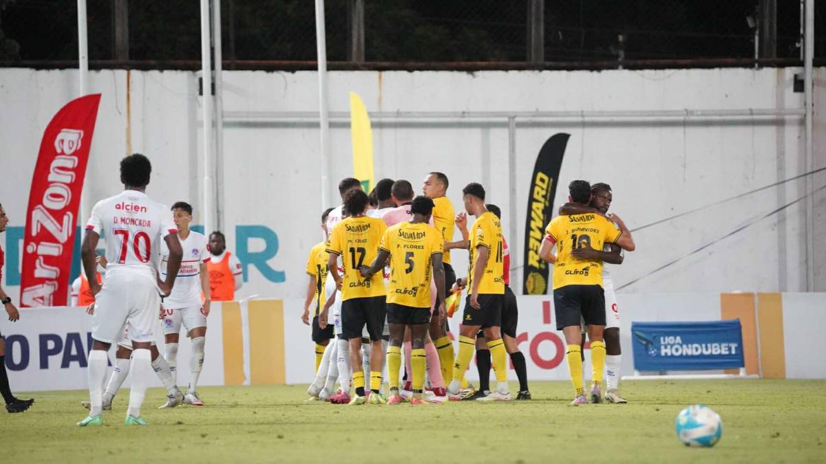 Peleas en el Real España-Olimpia, lo que pasó con Menjívar y brasileña sorprende