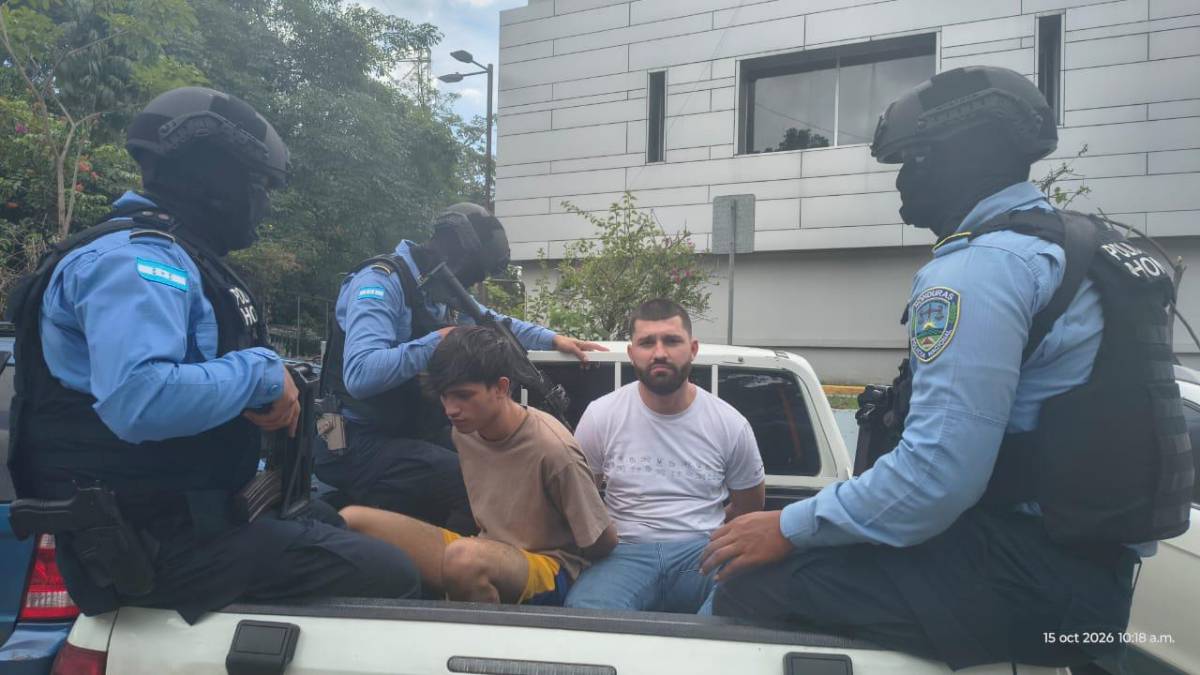 Armas, radios y dinero de extorsión: lo que decomisaron a alias “Casper” en SPS