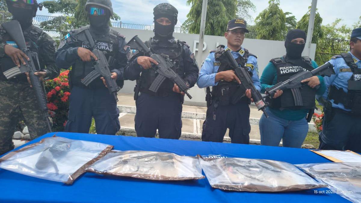 Armas, radios y dinero de extorsión: lo que decomisaron a alias “Casper” en SPS