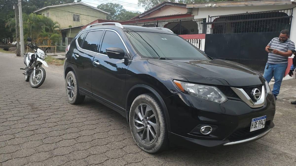 Hallan camioneta de la joven de 19 años asesinada en La Ceiba