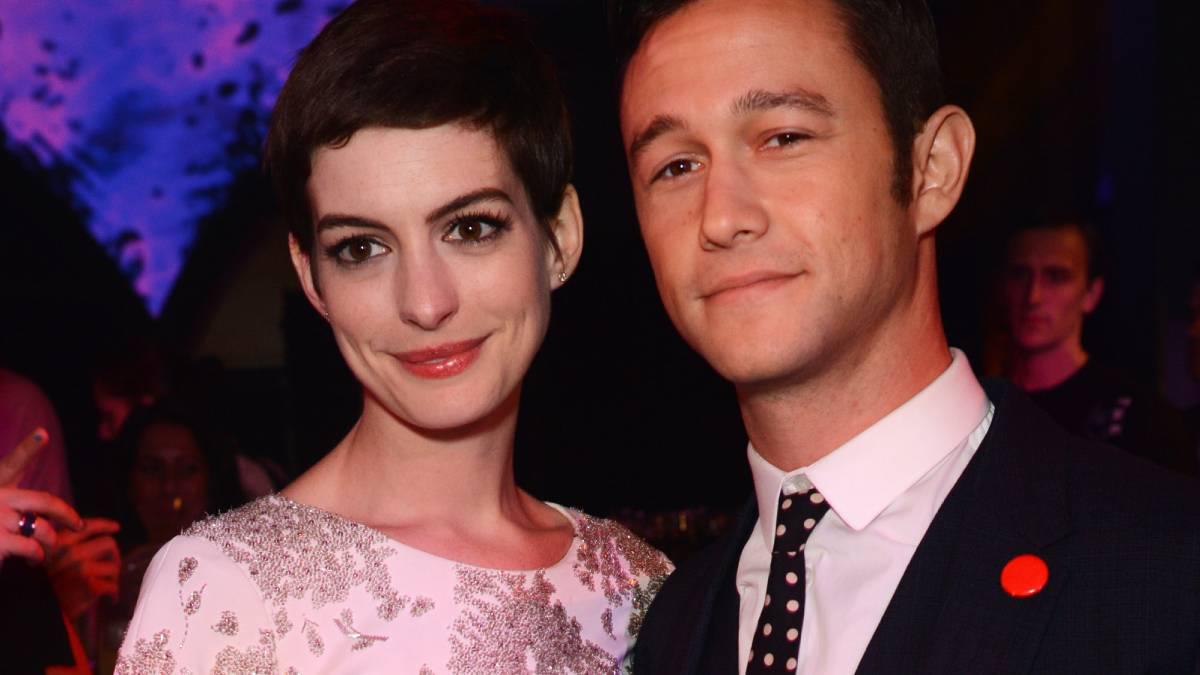 Joseph Gordon-Levitt dirigirá a Anne Hathaway en un thriller sobre inteligencia artificial