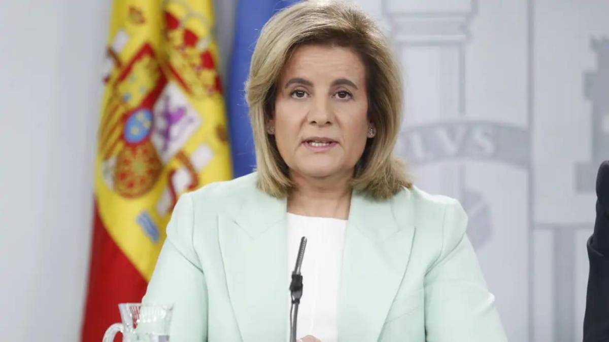 Desaparecida exministra de Trabajo Fátima Báñez tras accidente de trenes en España
