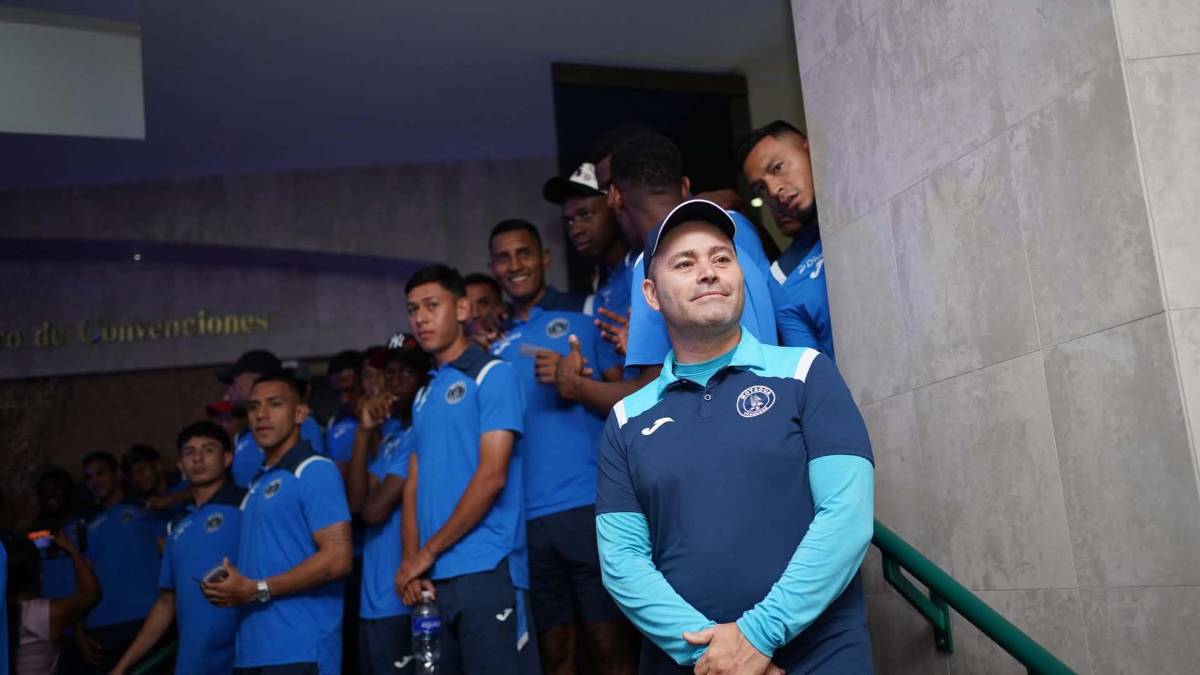 Banderazo: locura de Motagua, Chauder presente, abuelita y show previo a la final
