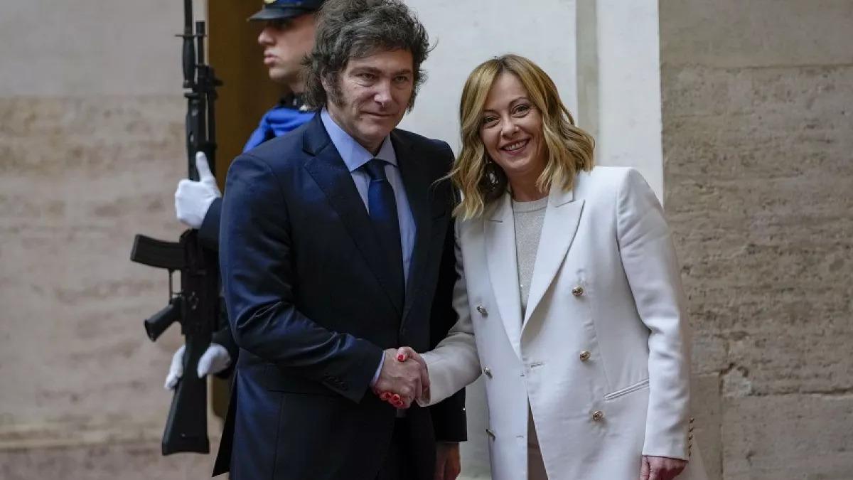 El presidente argentino, Javier Milei, y la primera ministra italiana, Giorgia Meloni.