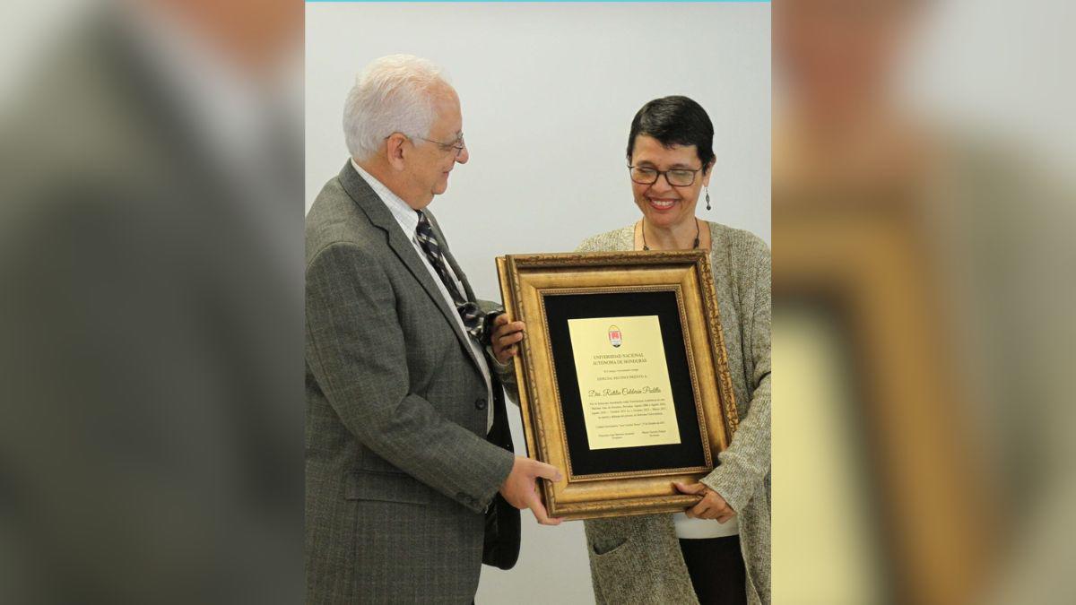 Muere Rutilia Calderón, un pilar de la Unah y exministra de Educación