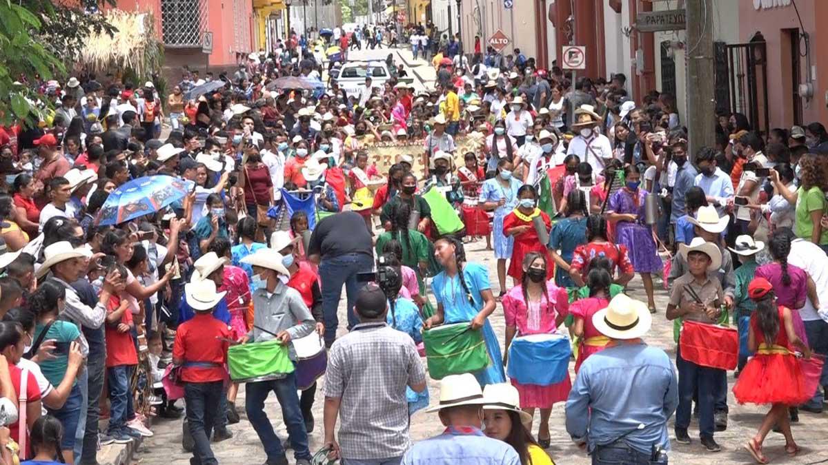 En horas de la noche se realizará en el Fuerte San Cristóbal de Gracias, la inauguración de la sexta edición del Festival Los Confines, el cual tiene presentaciones de poesía, narrativa, música, artes visuales, conferencias, cine, feria del libro, foros, crítica y talleres. Este festival se extenderá hasta el fin de semana.