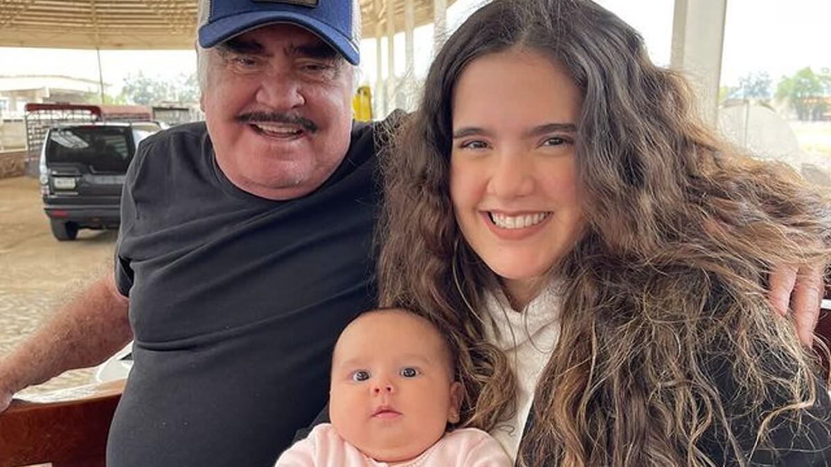 VIRAL: Los videos de Vicente Fernández cantándole a sus bisnietas enternecen las redes