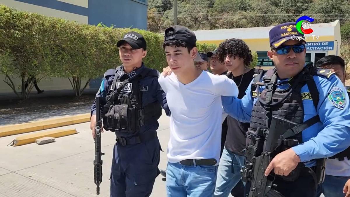 ¡De película! Así fue el rescate de niño de 7 años en montaña de Gracias (fotos)