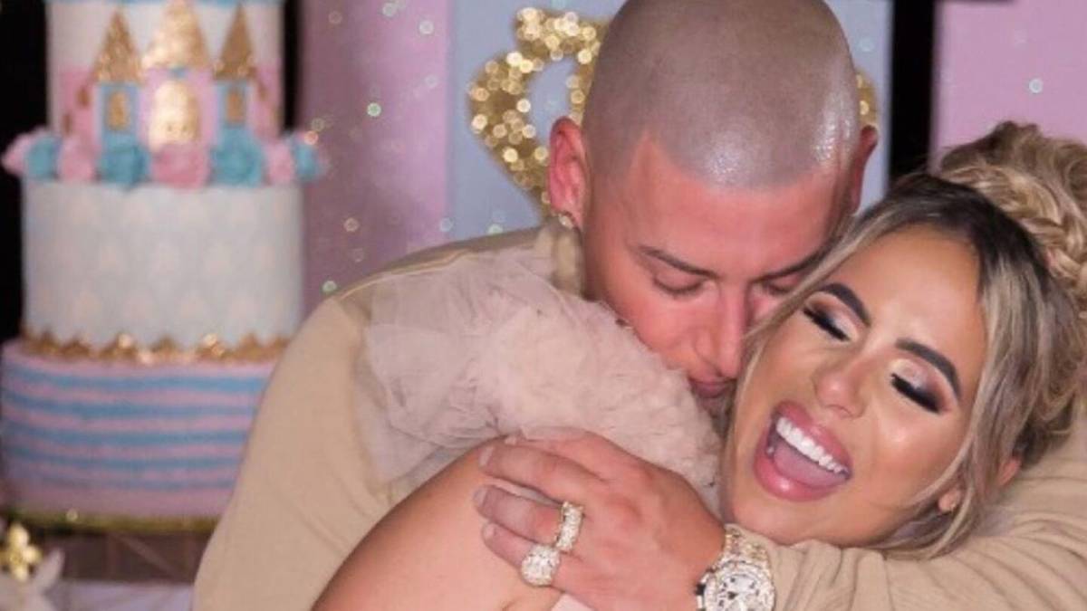 Cosculluela junto a su exesposa Jennifer Fulgenzi, en una fotografía de archivo.