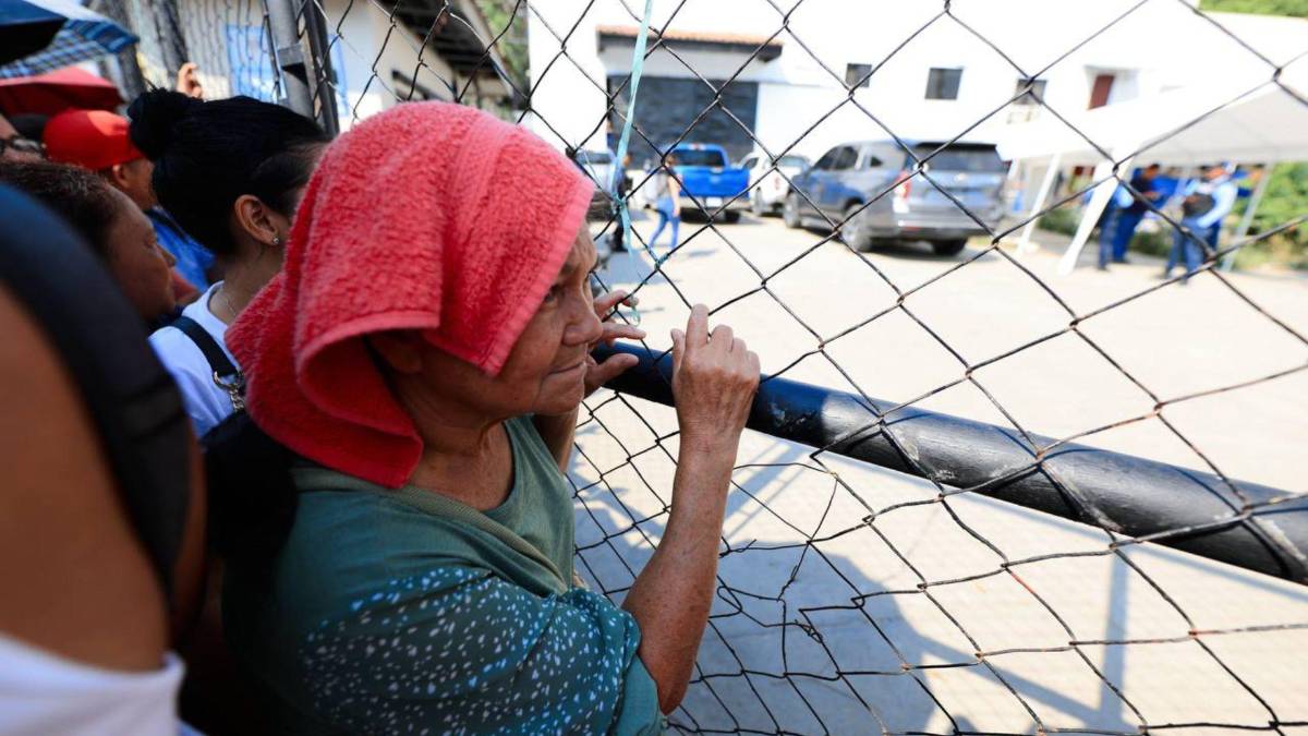 Largas filas e incertidumbre: el ambiente en las afueras de las sedes de Koriun Inversiones