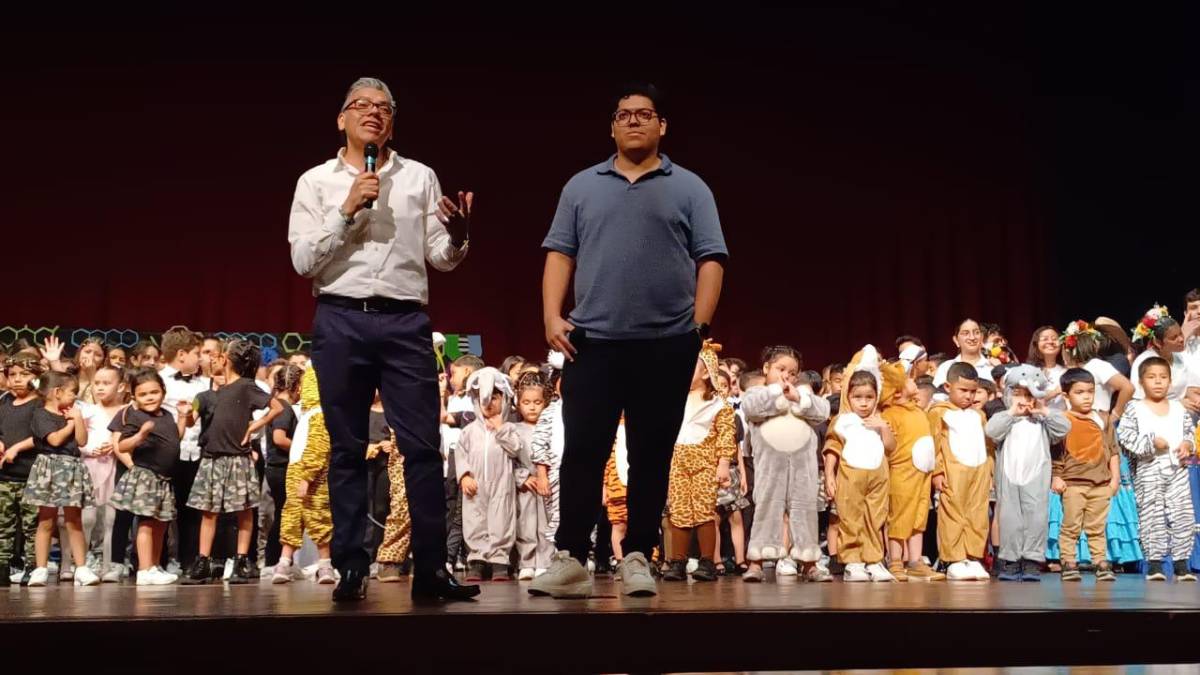 Talent show Grace Christian Academy: noche de música y de petición de matrimonio