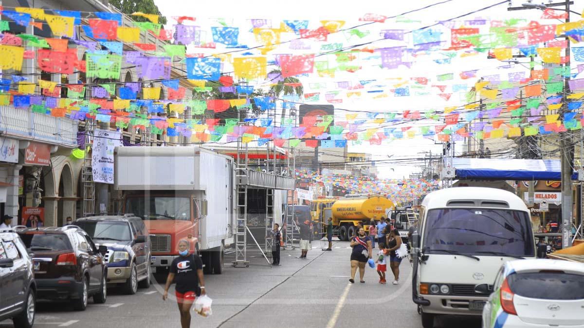 La Novia de Honduras está lista para conmemorar hoy el 50 aniversario del gran carnaval y fiesta Isiadra, considerado el más grande de Centroamérica. 