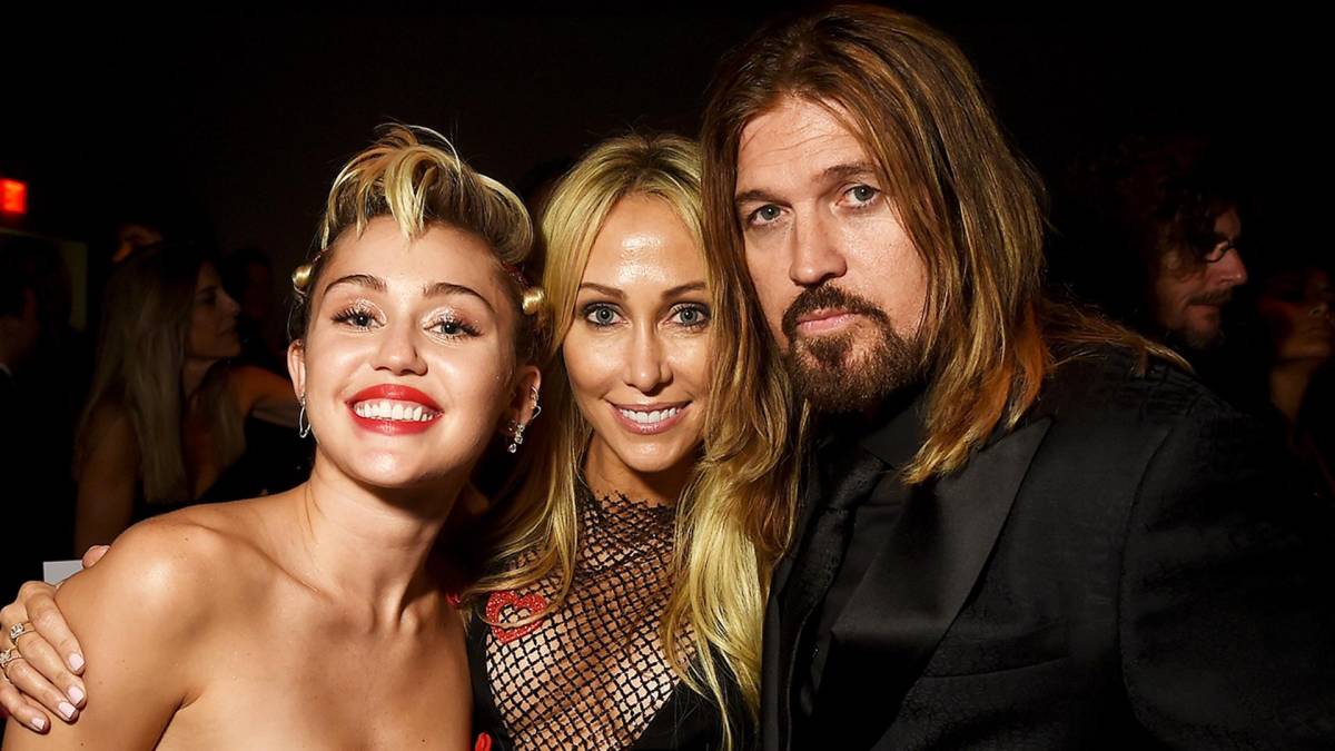 Los padres de Miley Cyrus se divorcian tras casi 30 años juntos