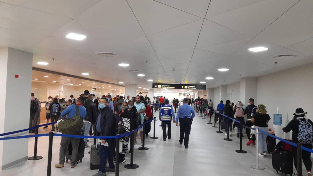 Embajada de EE UU revela los beneficios para hondureños que se autodeporten