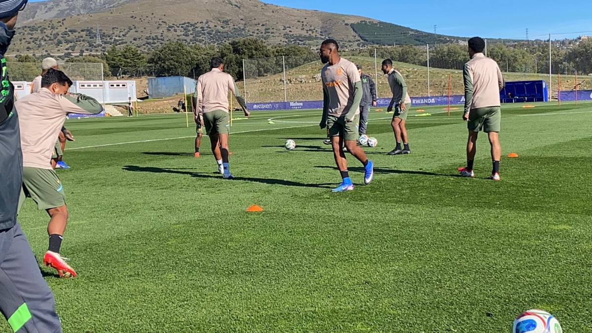 Honduras afina detalles: cuarto entreno en España y recibe visita especial