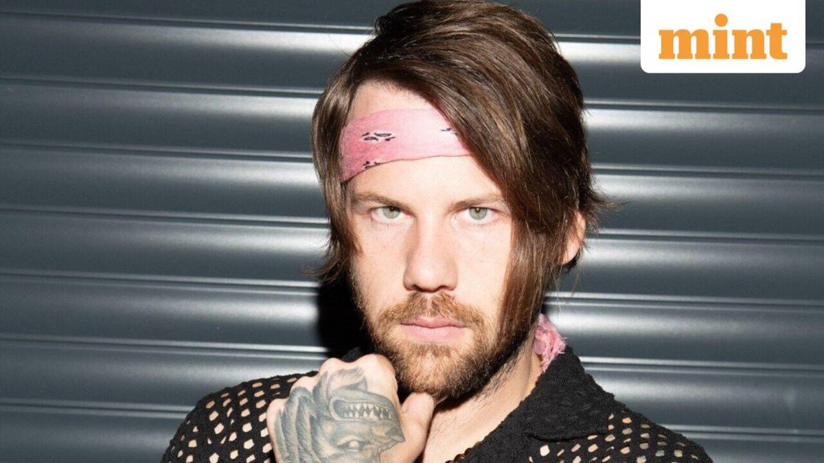 El cantante Caleb Shomo se declara gay tras 14 años de matrimonio