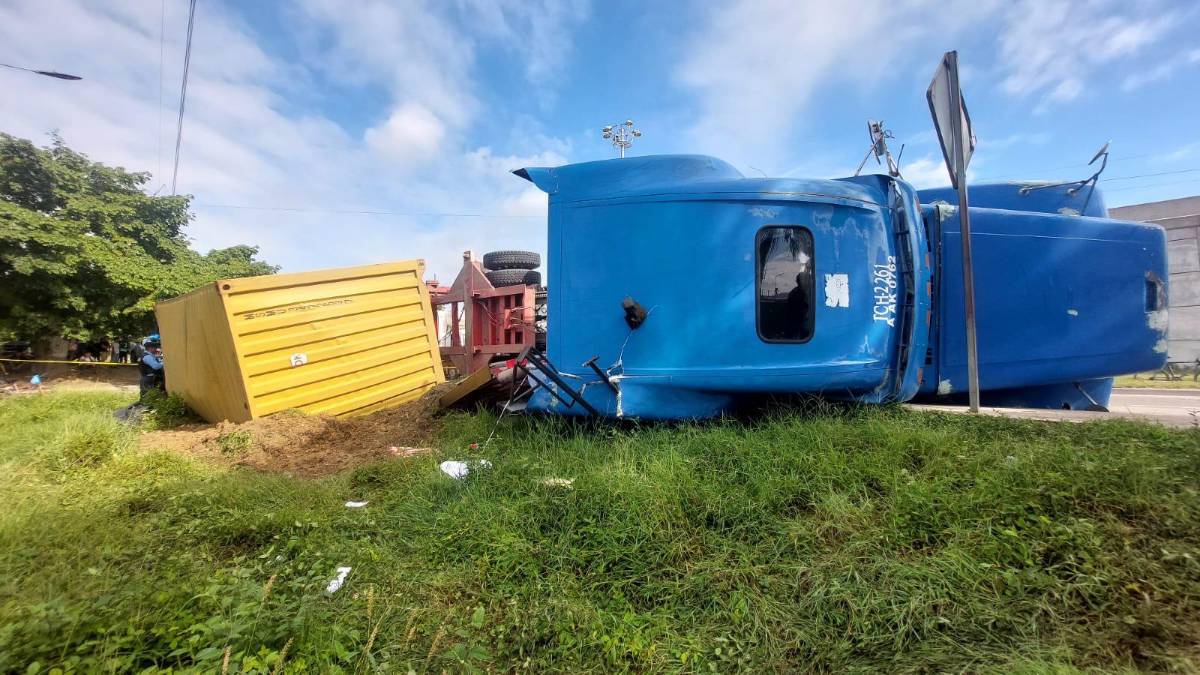 Esto se sabe del accidente de la rastra que dejó un muerto en el bulevar del este