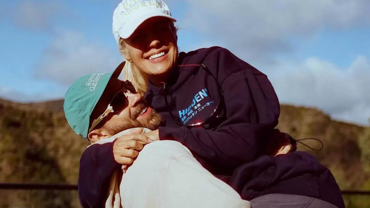 Karol G lanza indirecta muy directa a Ferxxo: El verano rosa ahora es un invierno