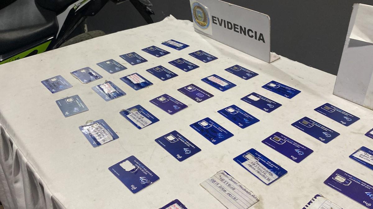 Los sospechosos hacían uso indiscriminado de chips para las llamadas extorsivas. 